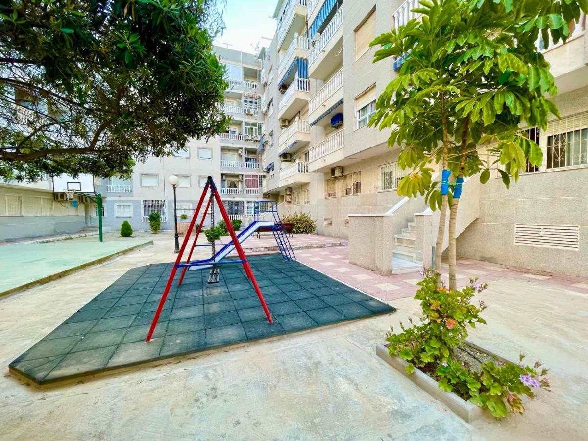 Torrevieja Comfortable Apartment Екстер'єр фото