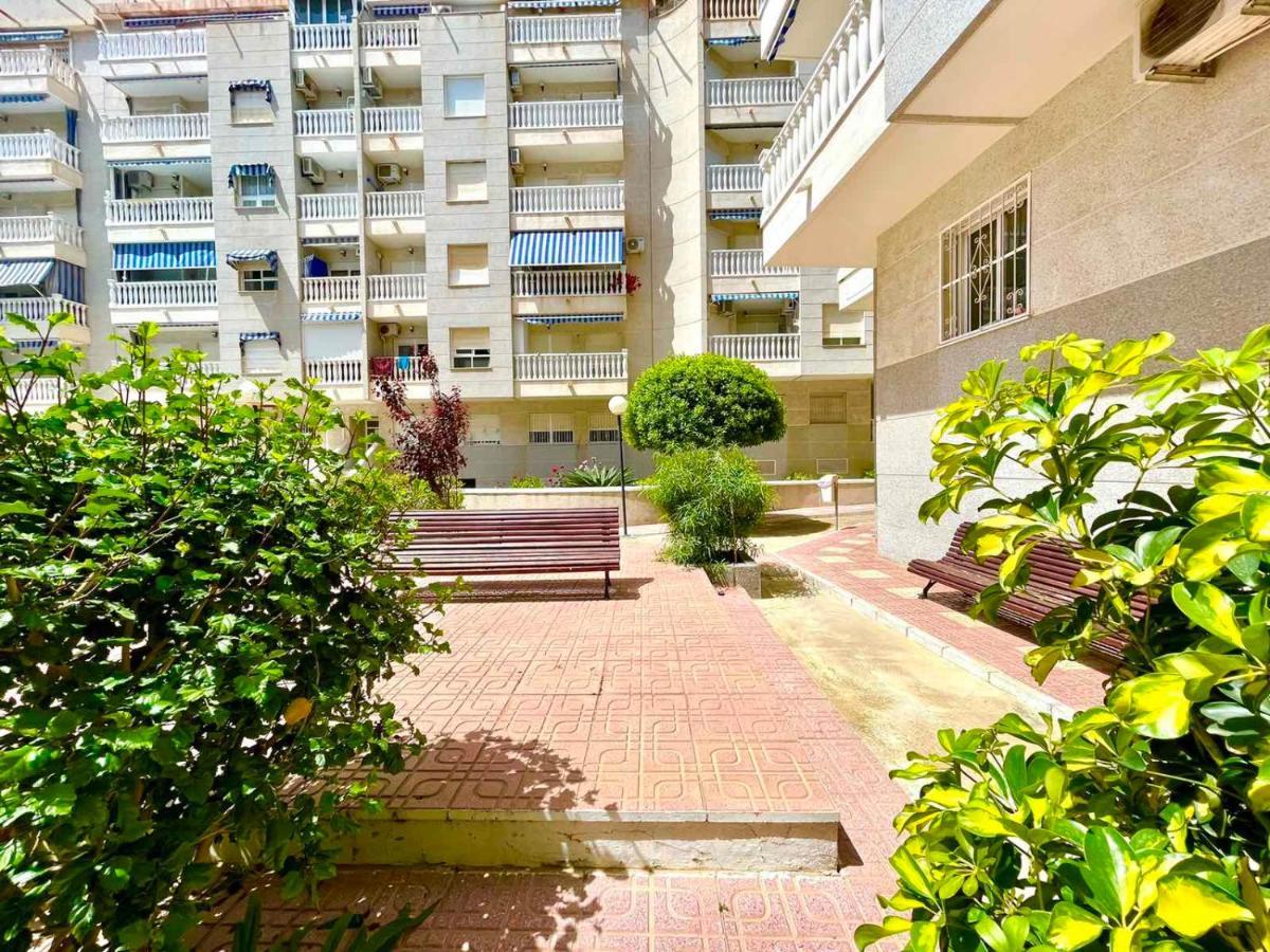 Torrevieja Comfortable Apartment Екстер'єр фото