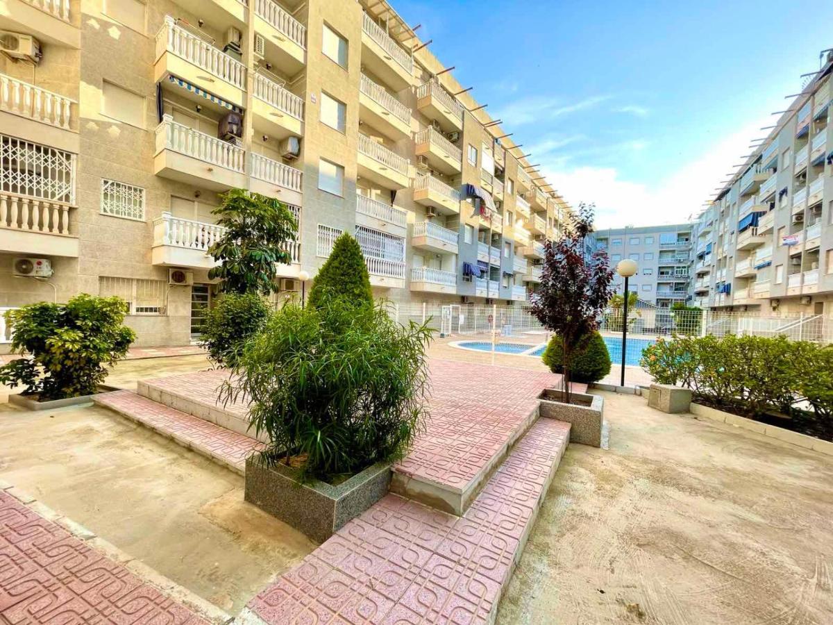 Torrevieja Comfortable Apartment Екстер'єр фото